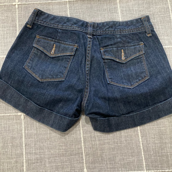 Shorts - Picture 2 of 2